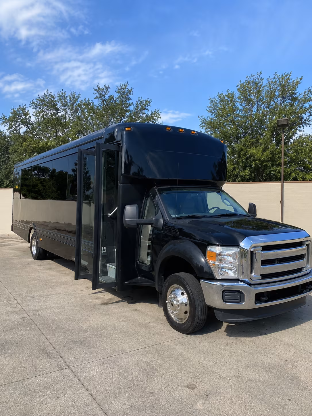 clifton 20 passenger party bus