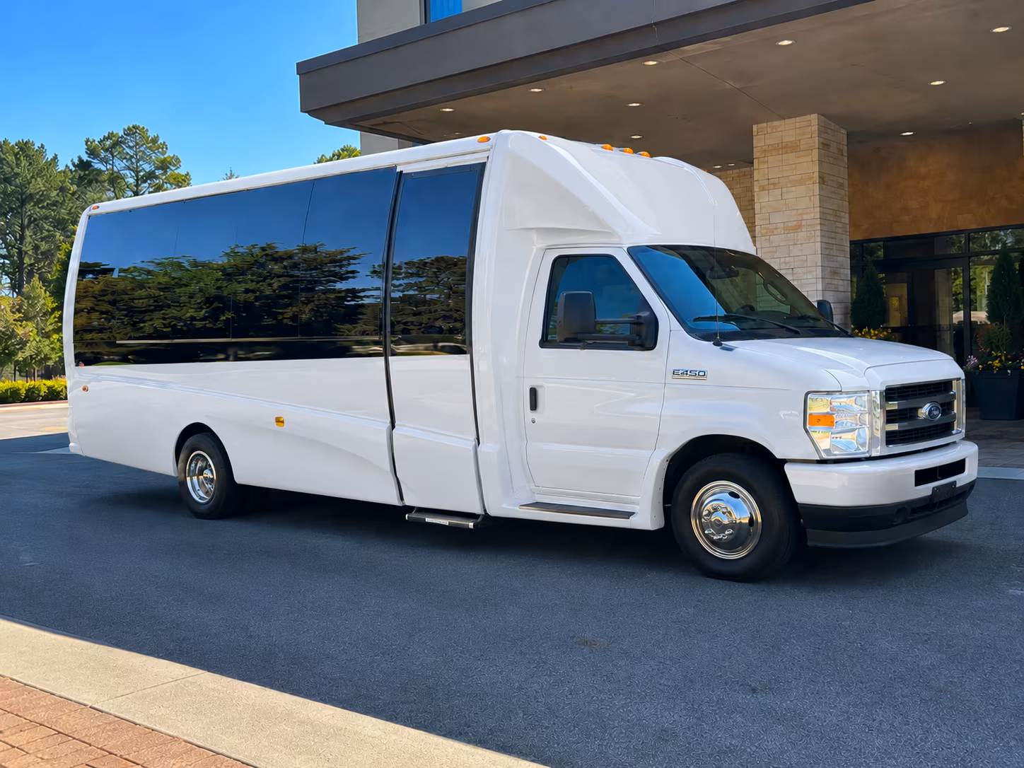 concert venue shuttle buses for groups heading into new york city
