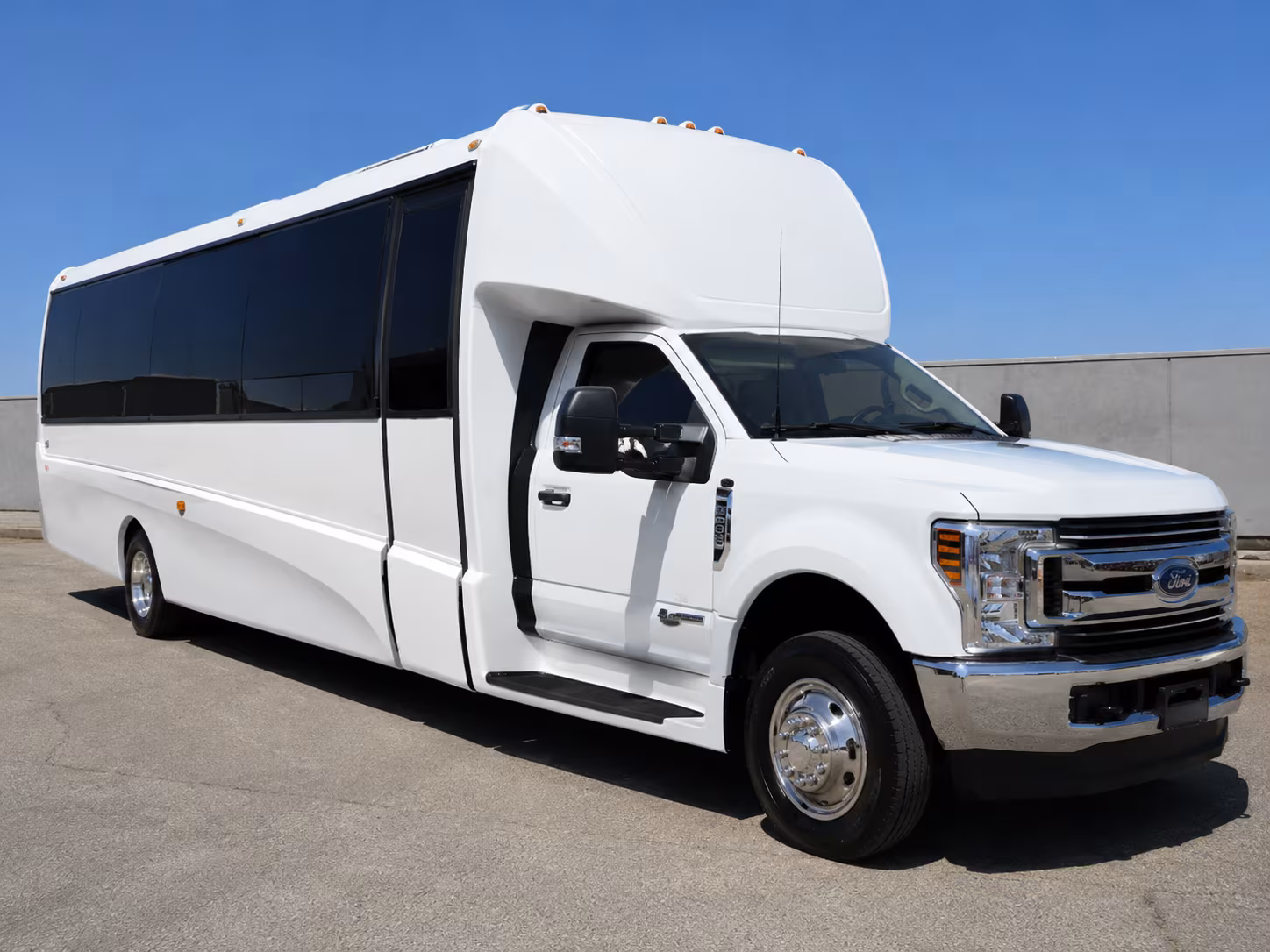 corporate and commuter shuttle buses serving clifton businesses